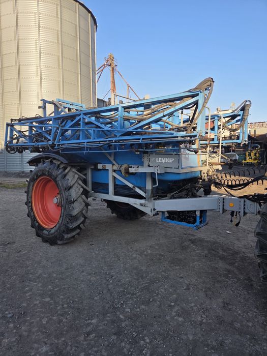 Oprskiwacz Lemken Primus 45