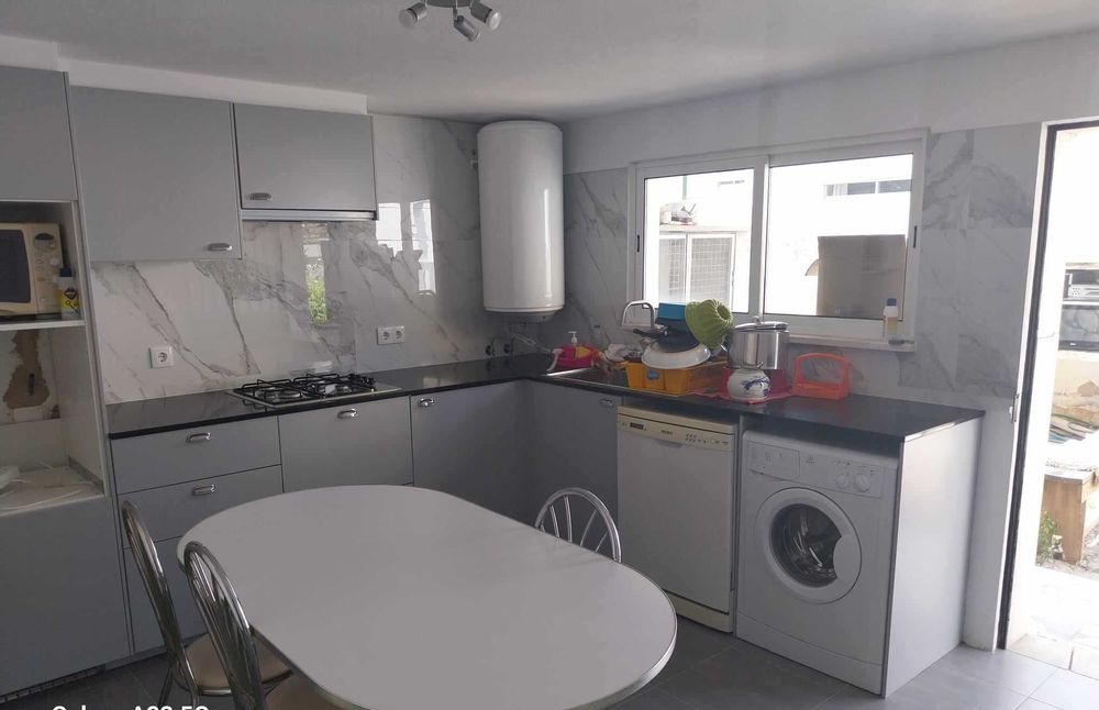 Quarto para arrendar em zona bastante calma e tranquila