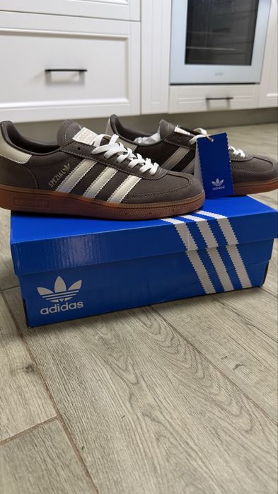 Стильні кеди adidas Spezial