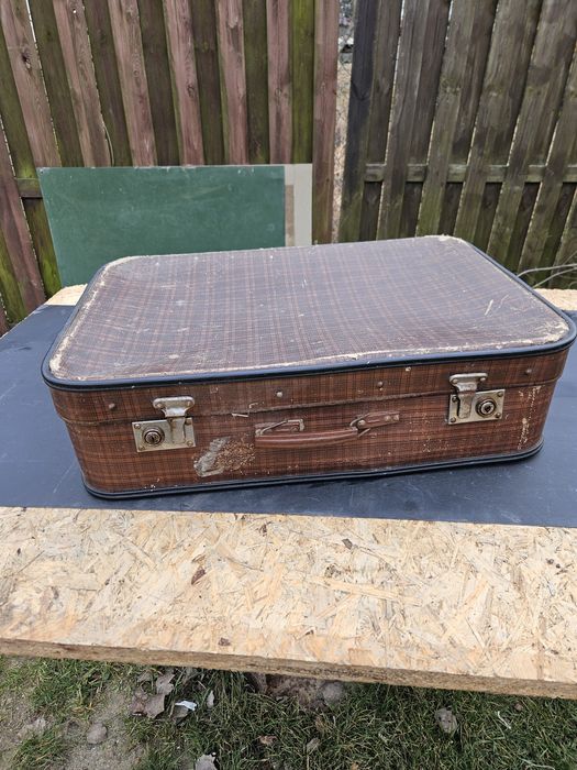 Walizka z PRL, używana