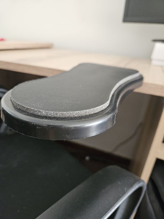 Suporte de braço para secretária