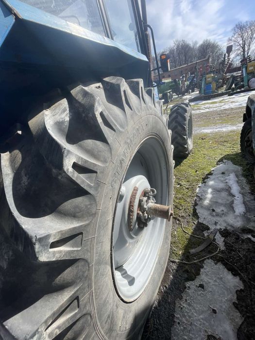 трактор МТЗ 1221.2 на ходу