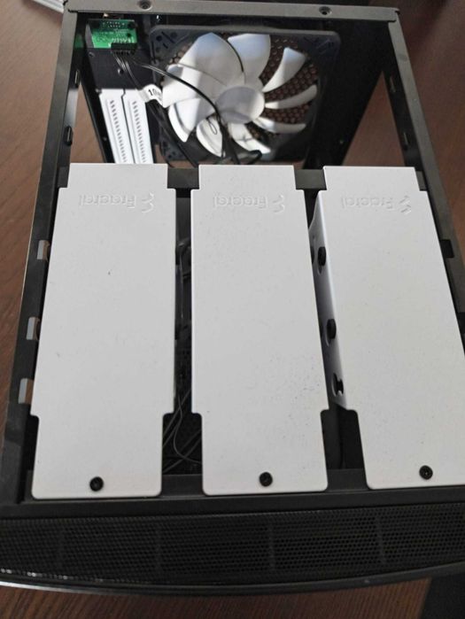 Caixa Mini-ITX Fractal Design Node 304 (preta) – ideal NAS / PC compacto