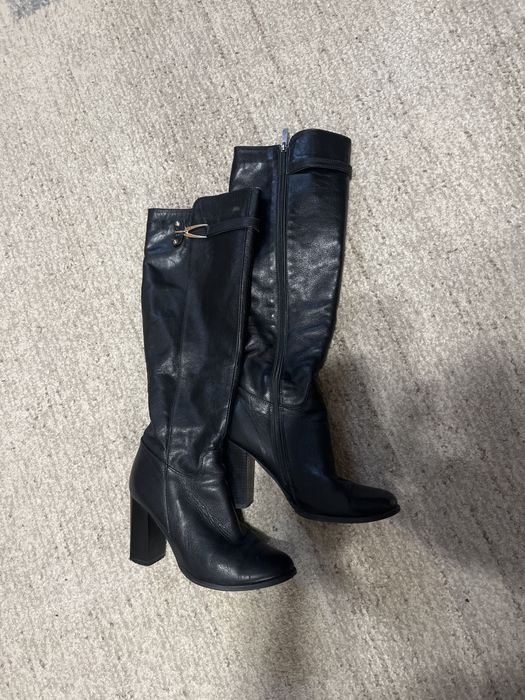 Шкіряні чоботи 38 розміру.
