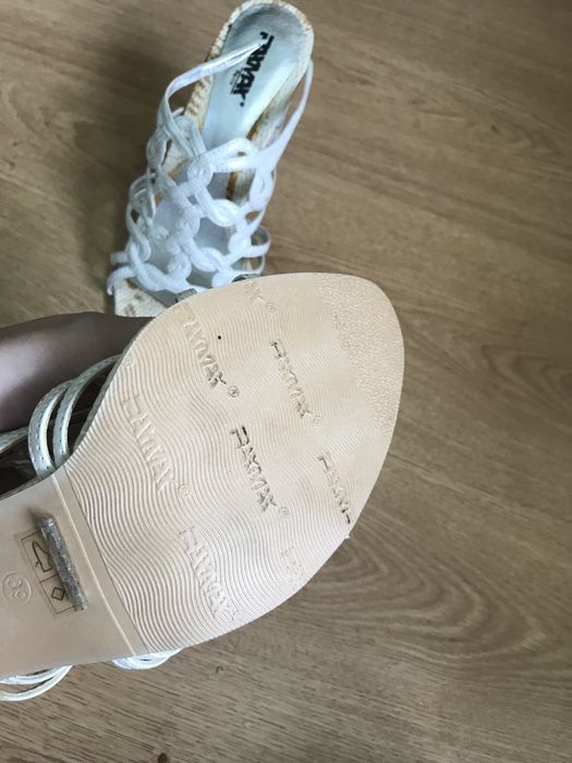 Buty na obcasie