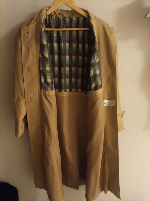 Płaszcz damski typu prochowiec