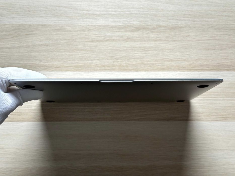 Topcase z ekranem do MacBook Air 13" A1466 (2013–2017) – Na części