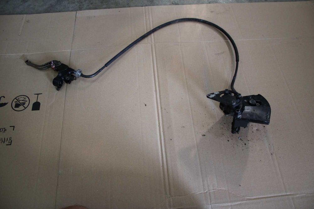 Mocowanie Klamka Linka Pokrywa Sprzęgła Suzuki GsxR 600 K1 K2 K3 750