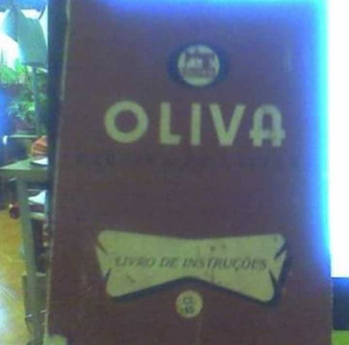 Máquina de Costura OLIVA