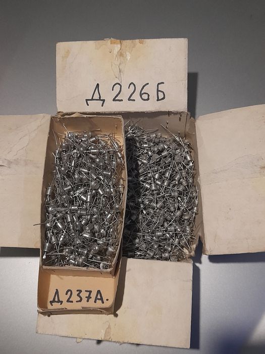 Мегаомметр ручной 2 500 Вольт