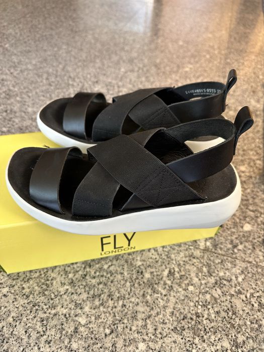 Sandálias pretas Fly London nº 38