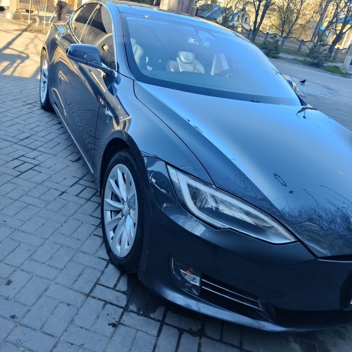 Продам Tesla model s 2018 100d