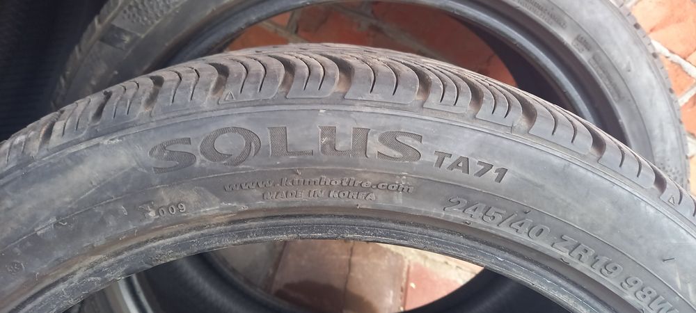 Kumho 245 40 19 всесезонка