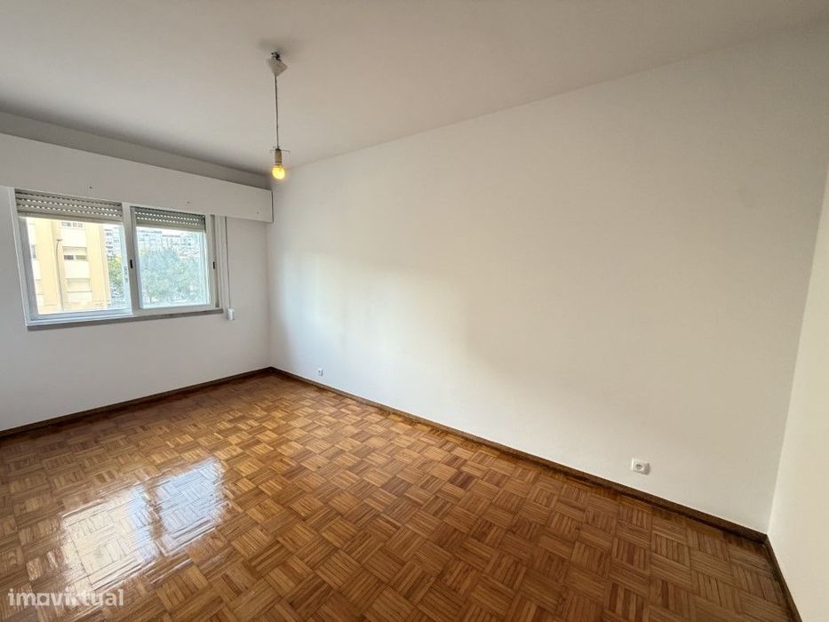 Apartamento T2 Arrendamento Amadora