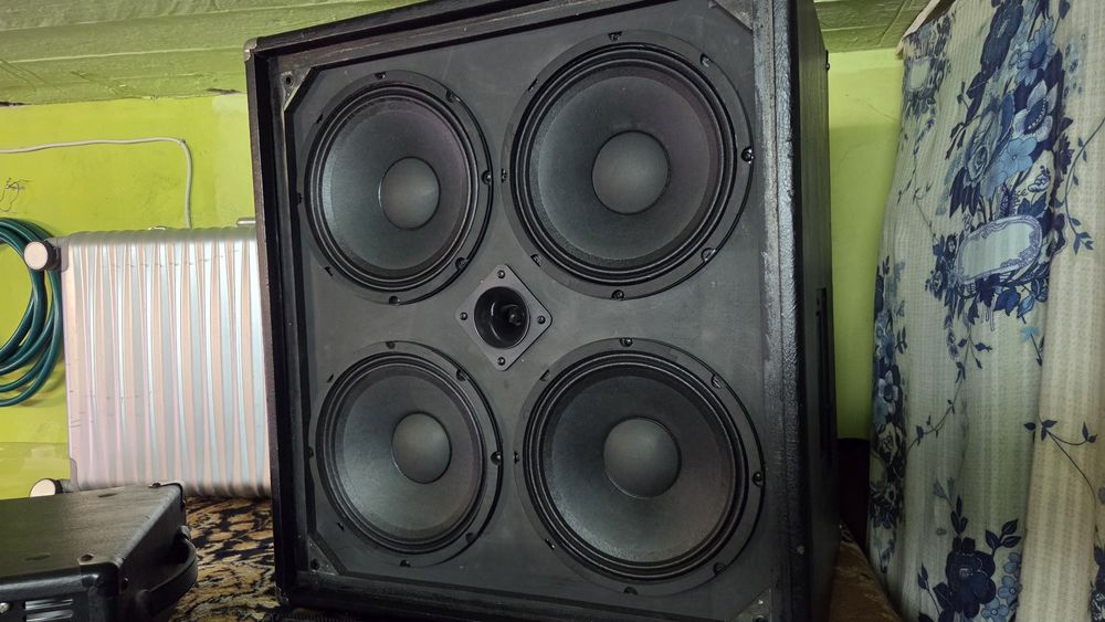 Kolumna basowa z wzmacniaczem lampowym