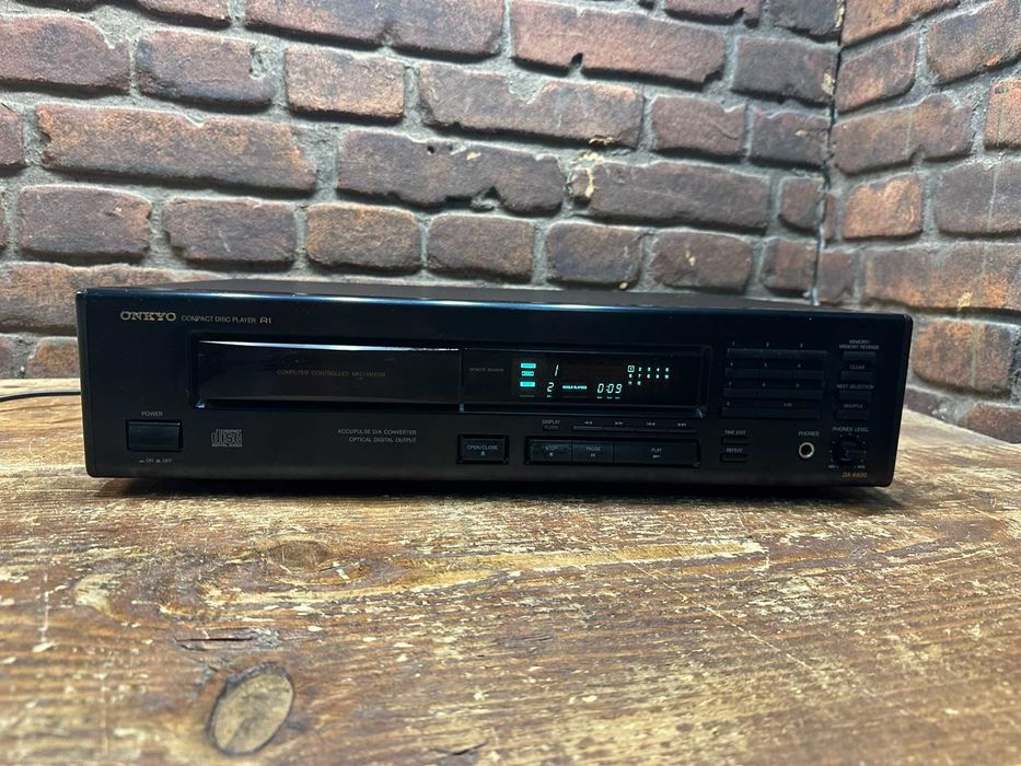 Odtwarzacz CD Onkyo DX 6920