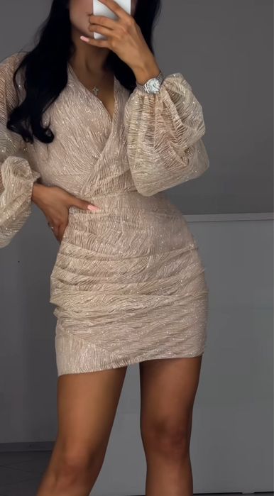 Блискуча святкова сукня