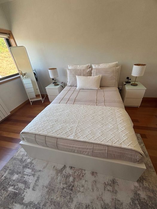 Quarto de casal completo igual a novo.