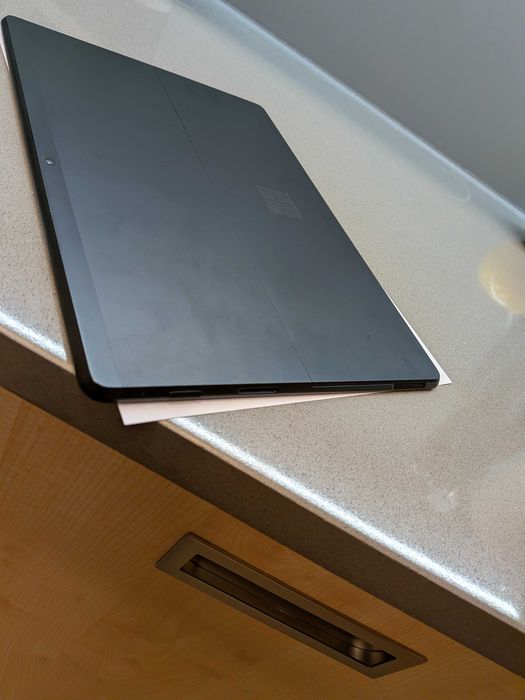 Microsoft Surface Pro X LTE SQ1 8GB/128GB + klawiatura + Spigen
