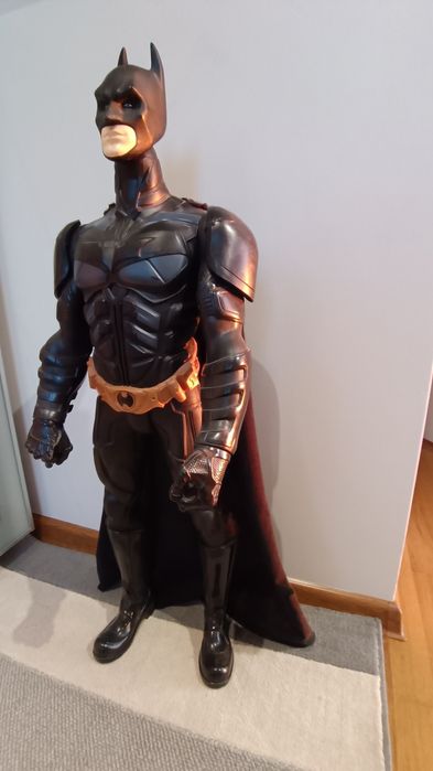 Figurka Batmana.
