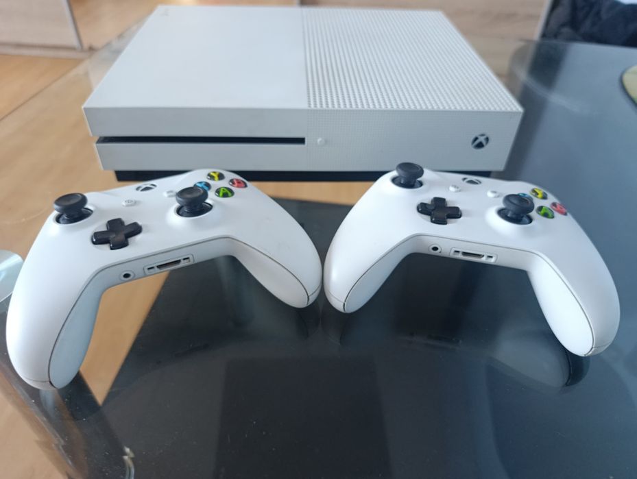 Xbox one s GTA 5 FIFA