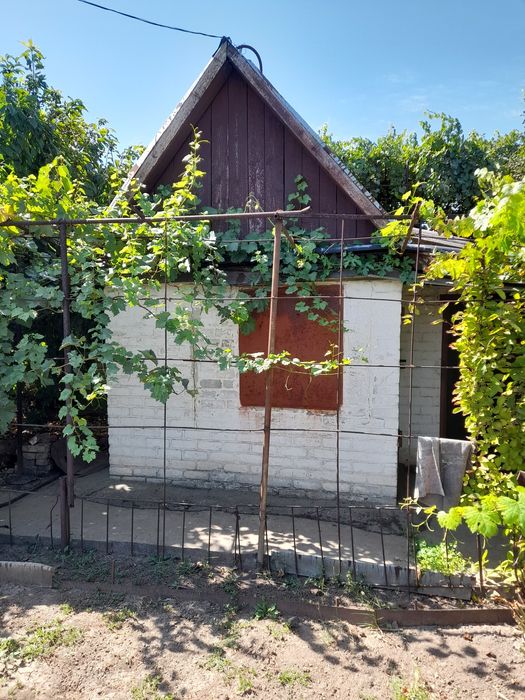 Дачна ділянка   5  соток