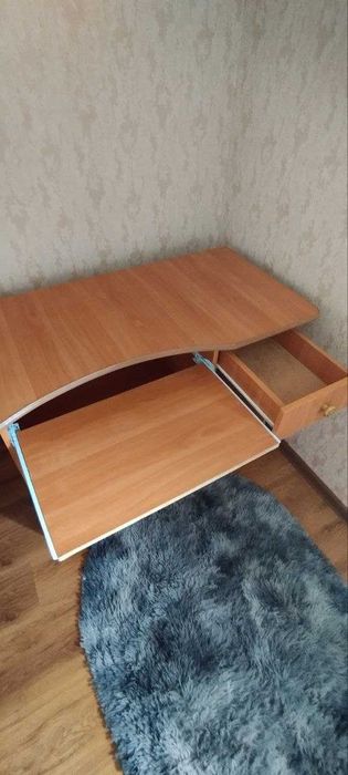 Продам дитячий письмовий стіл