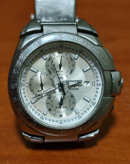 Продам часы Seiko chronograph