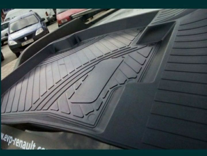 Автомобильные передние коврики на Логан-Дастер-Сандеро.
Настоящая рези