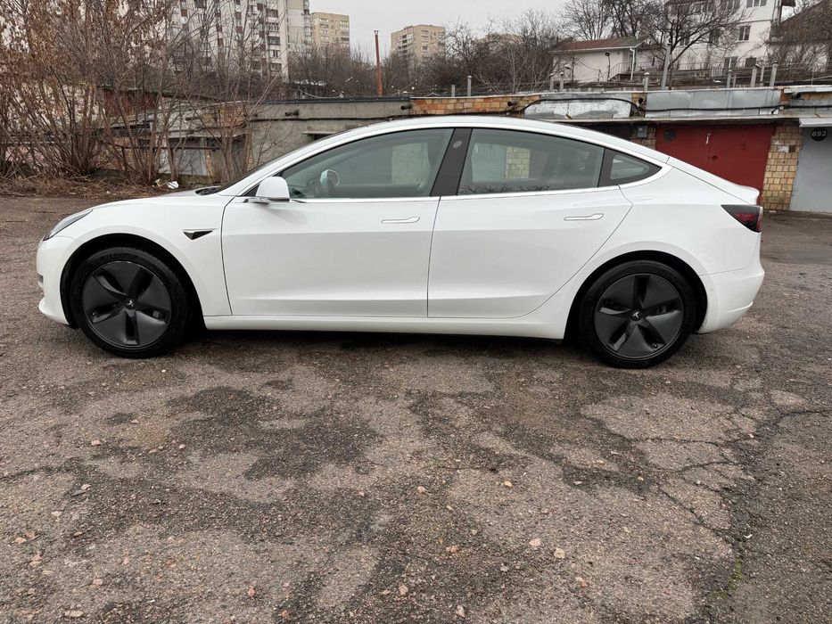 Продам Tesla Model 3 2018