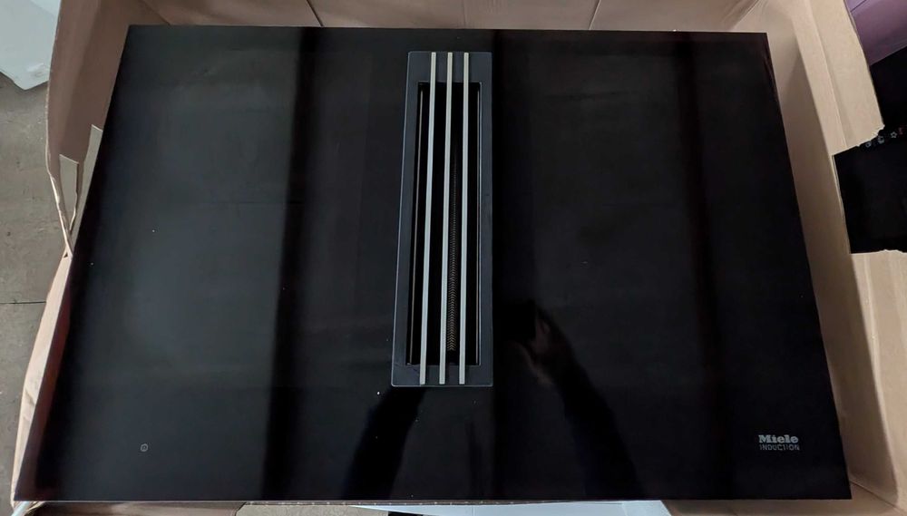 Płyta indukcyjna Miele KMDA 7774 FL/R01/ 80cm z wbudowanym  okapem
