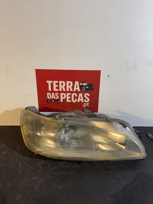 Farol Frontal Peugeot 306  Direito 086648