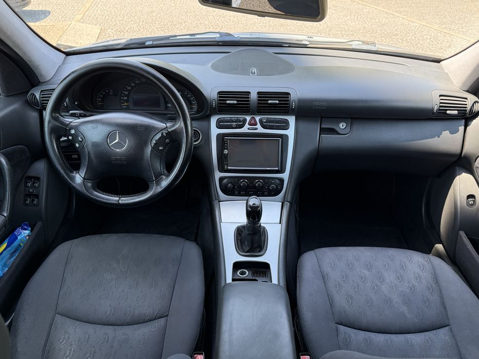 Mercedes C220 como nova