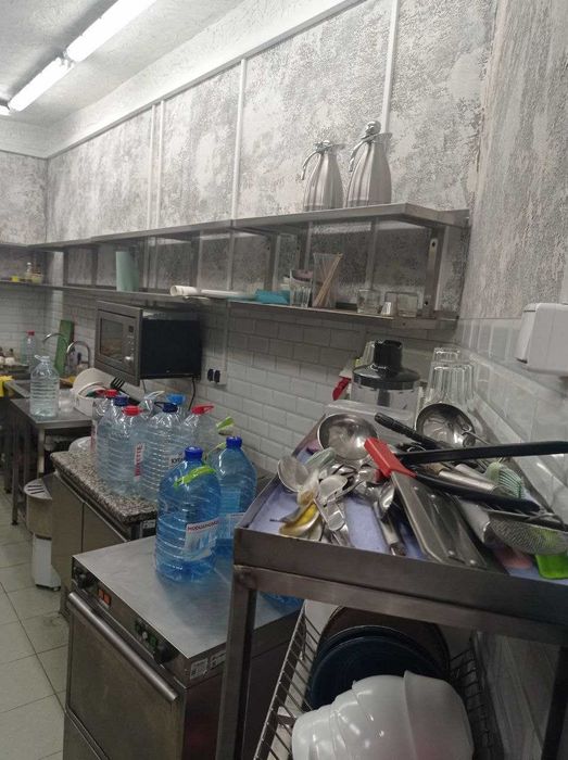 Сдам автономную кухню - c дорогим оборудованием в центре.