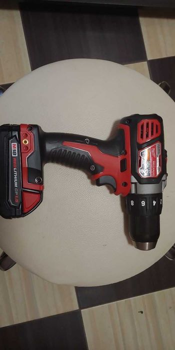 Milwaukee M18 2691-22 набір шуруповертів