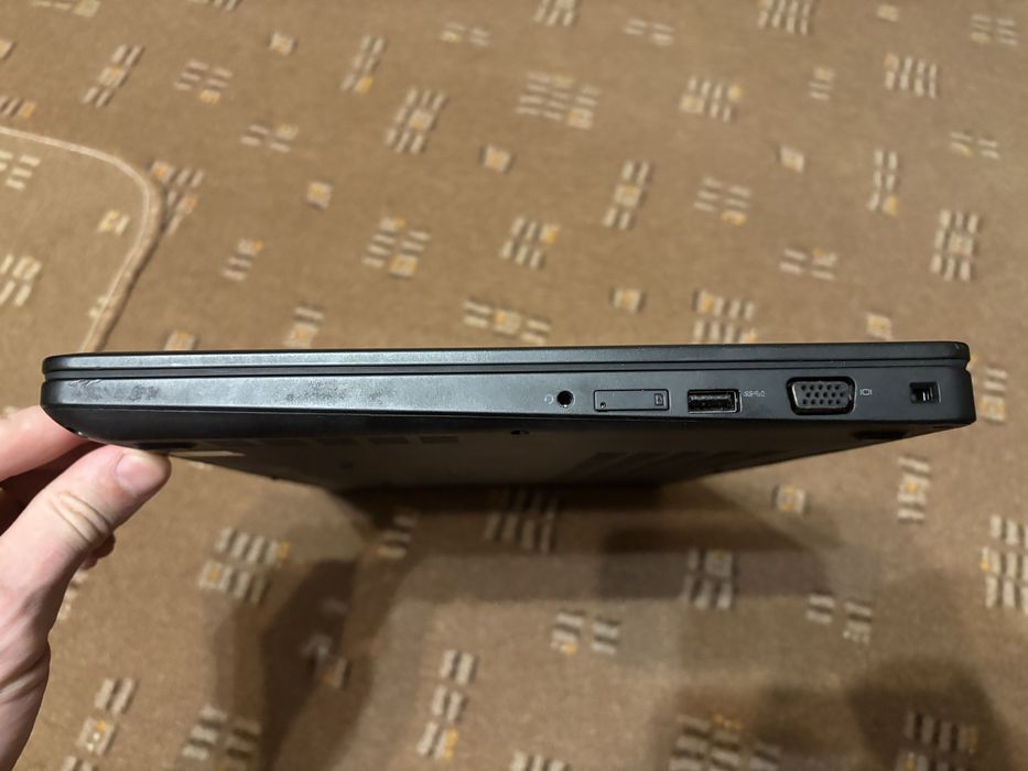 Ноутбук DELL  latitude 5590 (16*256)
