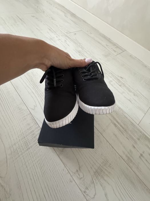 Кросівки , сліпони, мокасіни Tommy Hilfiger