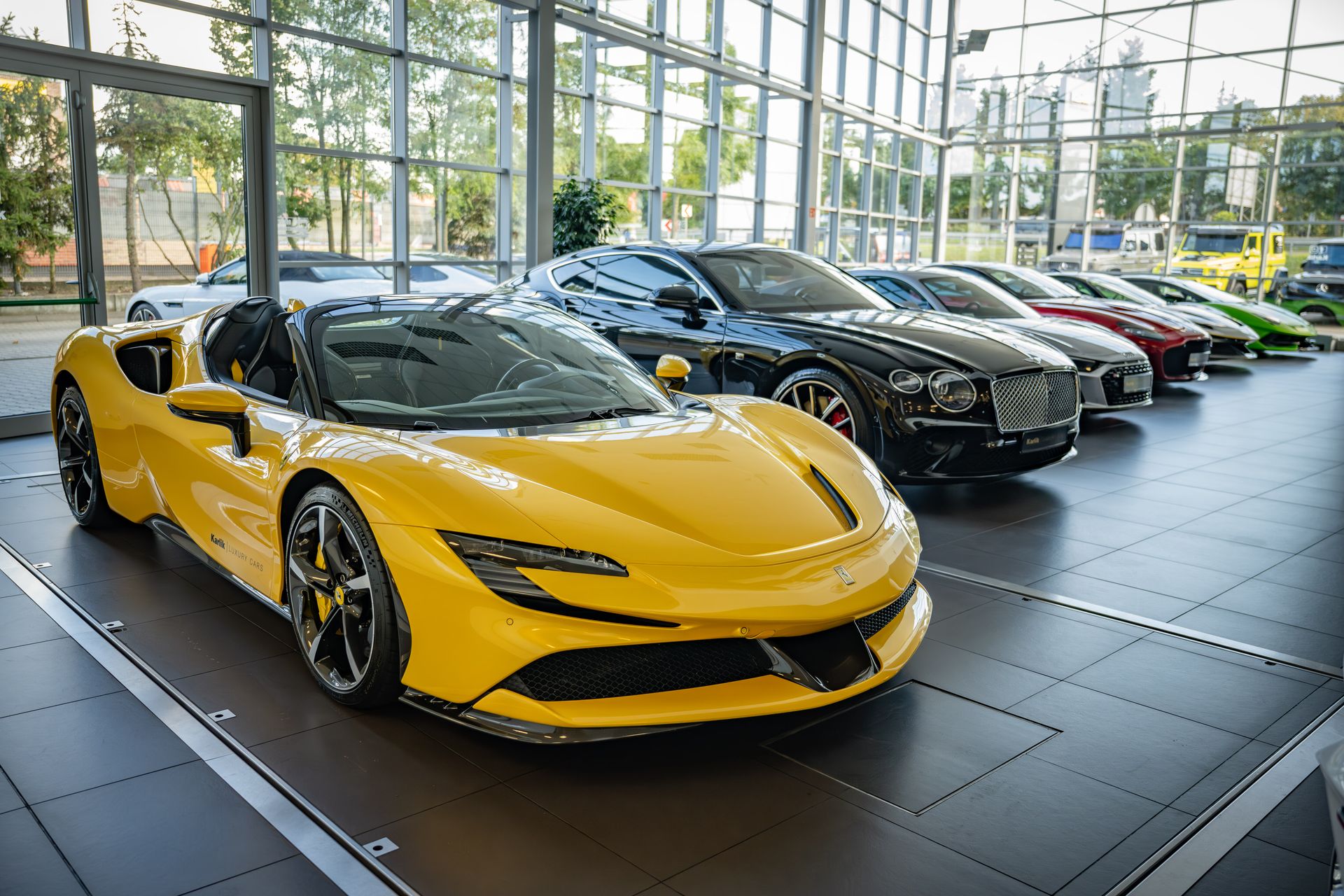 Karlik Luxury Cars top banner