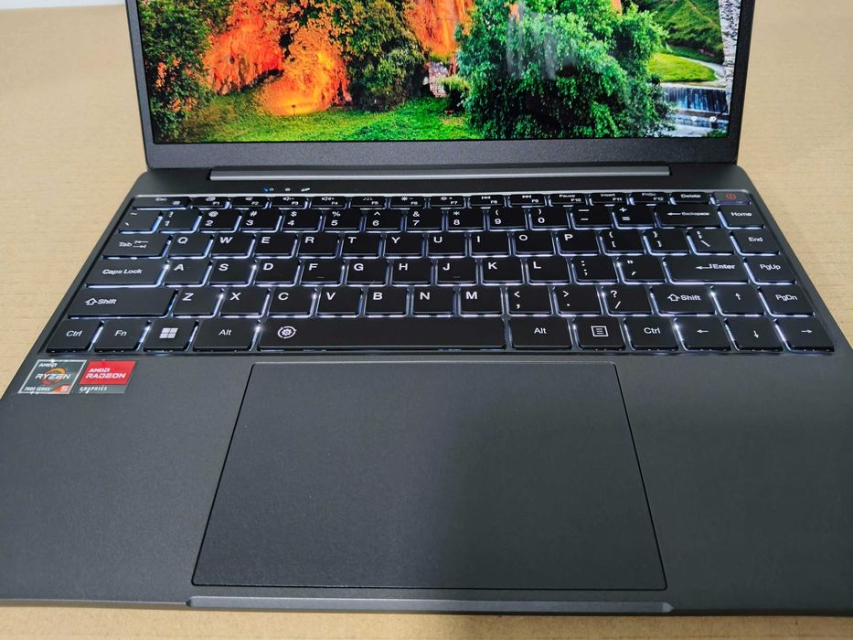 Computador portátil Chuwi CoreBook X 7430U 16GB RAM 512GB SSD