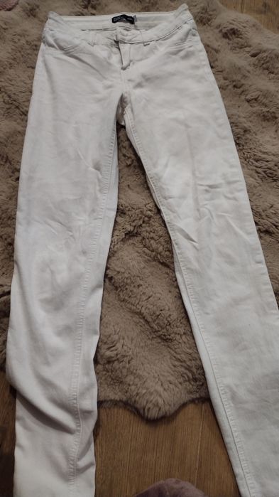 Białe spodnie 32