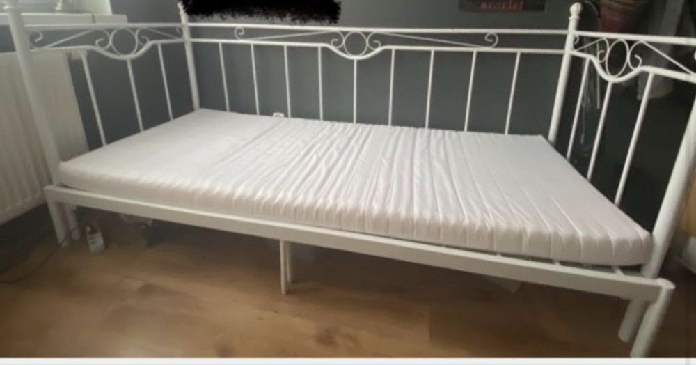 Rama łóżka z materacem jysk Porsgrunn