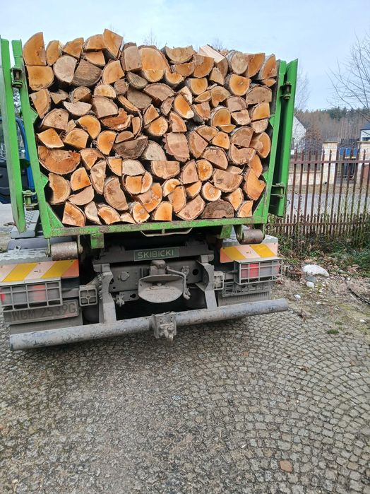 Dąb drewno kominkowe.