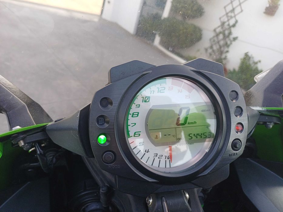 Moto Kawasaki ninja ZX10 R