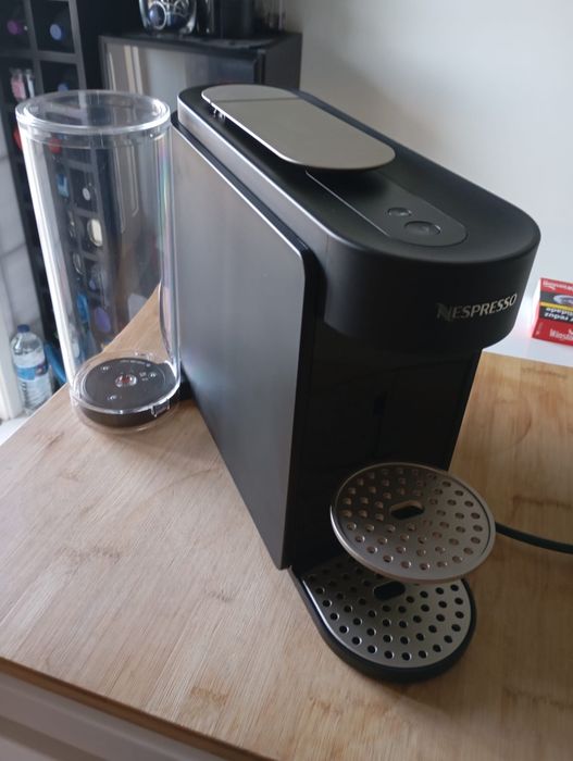 Maquina Nespresso Nova em caixa