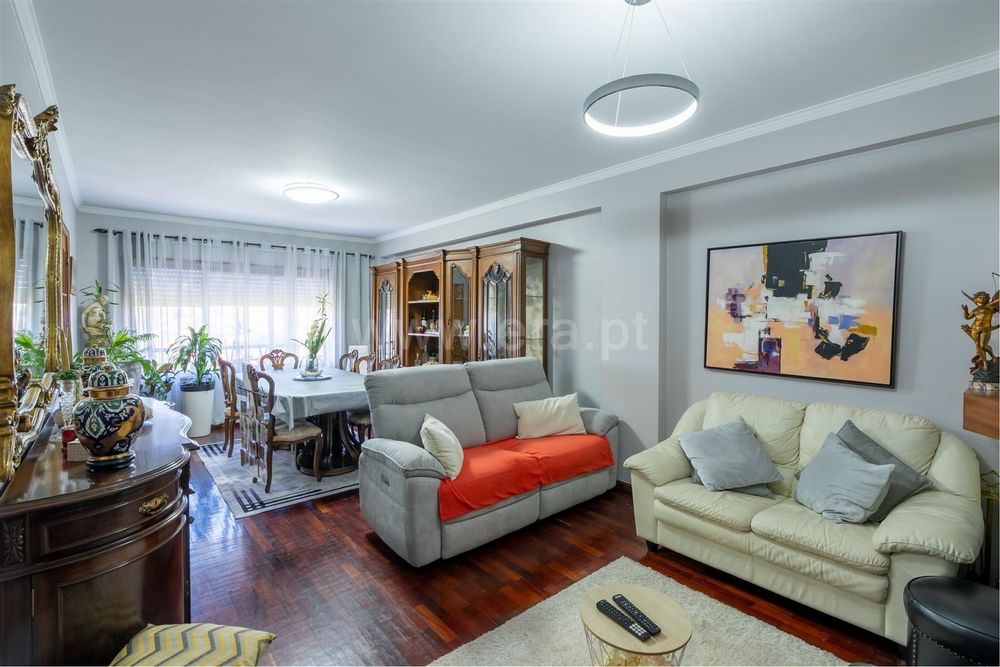 Apartamento T3 Duplex em Custóias Matosinhos , com Terraço Privativo e Garagem Fechada