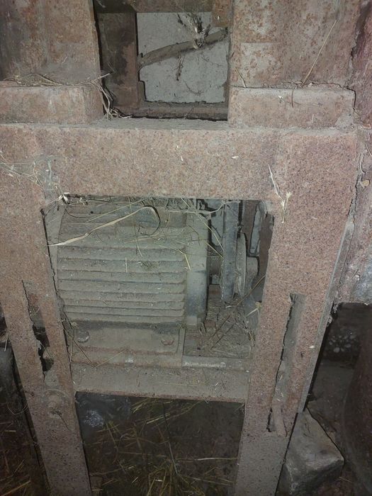 Продам млин  на 3 фази робочий !!!