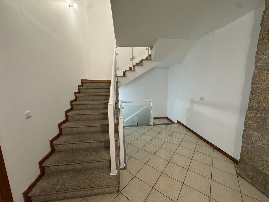 1/2 Moradia T3 para arrendamento