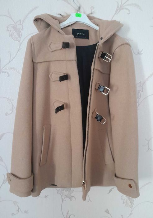 Krótki płaszcz Stradivarius S