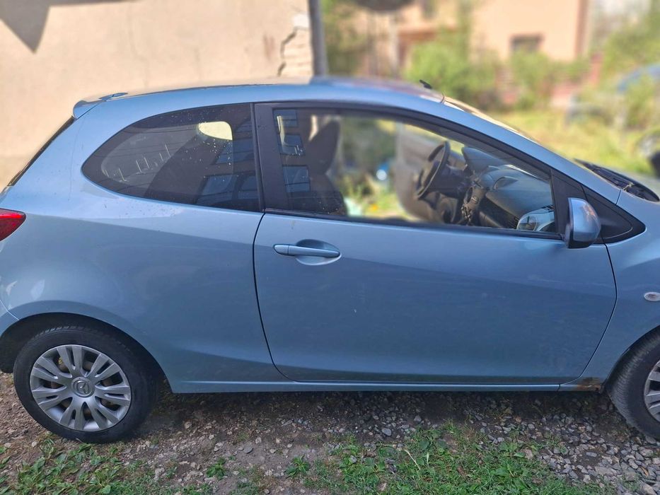 Продам авто Mazda 2 2008