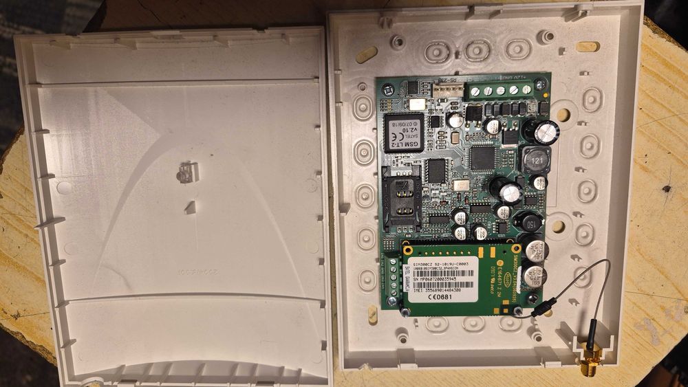 Moduł GSM zastępujący linię telefoniczną Satel GSM LT-2